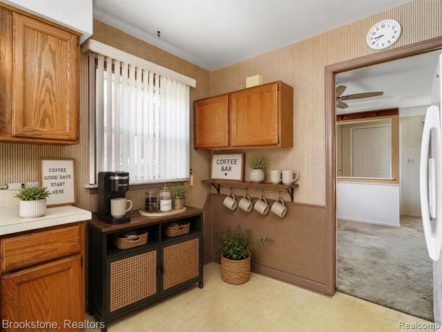 32152 Anita Drive, Westland, MI 48185