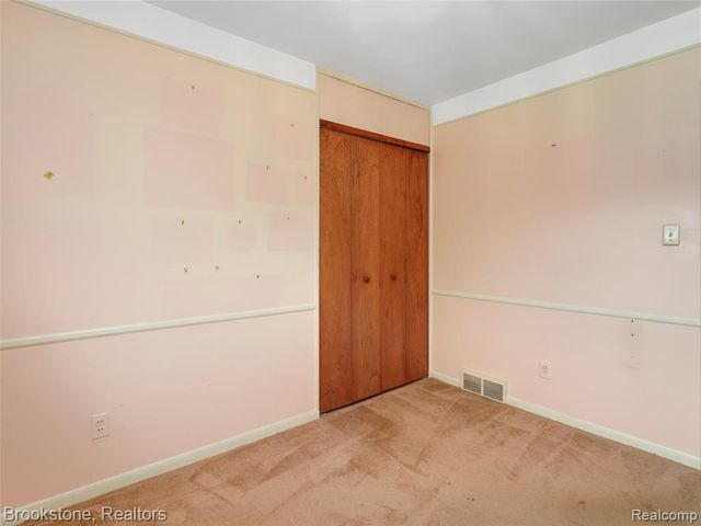 32152 Anita Drive, Westland, MI 48185