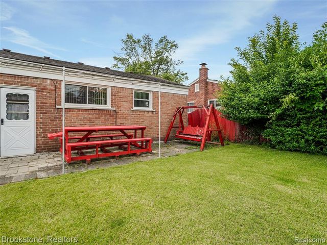 32152 Anita Drive, Westland, MI 48185