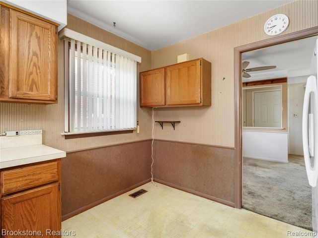 32152 Anita Drive, Westland, MI 48185