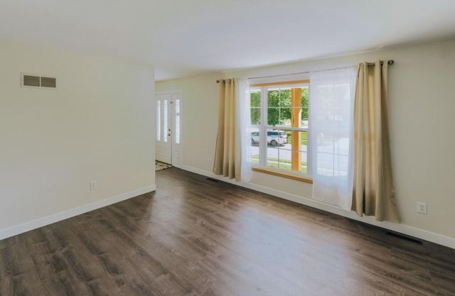 4601 Bedford Road, Valparaiso, IN 46383