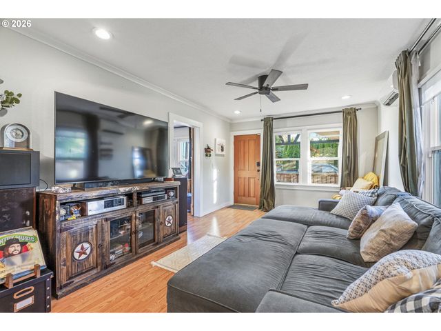 1809 Se 7TH Ave, Camas, WA 98607