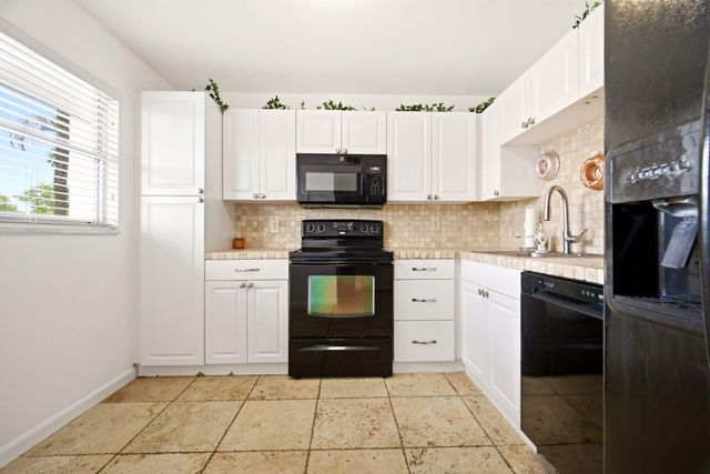 3593 Birdie Drive 203, Lake Worth, FL 33467