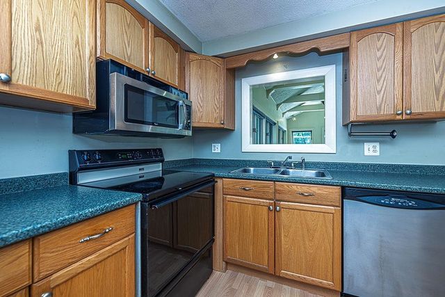 181 High Range Road, Londonderry, NH 03053