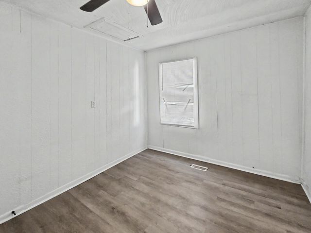 2033 N Taylor Avenue, Springfield, MO 65803