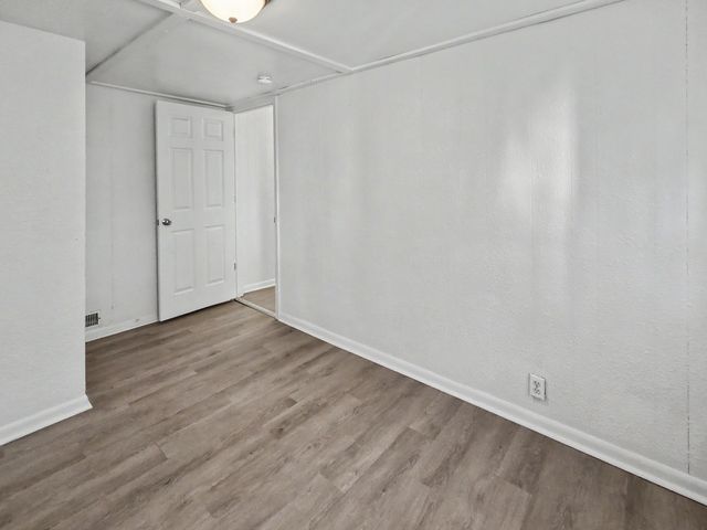 2033 N Taylor Avenue, Springfield, MO 65803