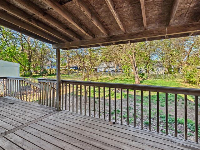 2033 N Taylor Avenue, Springfield, MO 65803