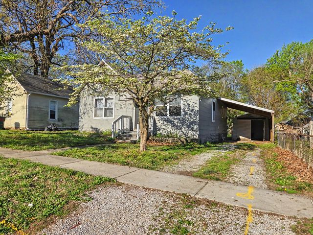 2033 N Taylor Avenue, Springfield, MO 65803