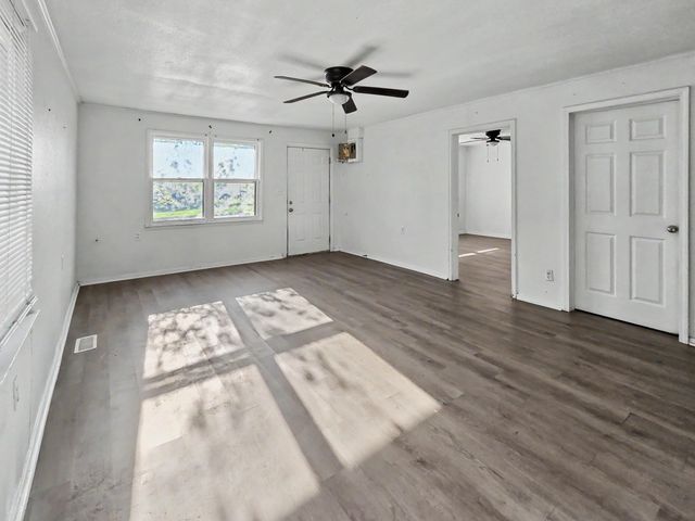 2033 N Taylor Avenue, Springfield, MO 65803