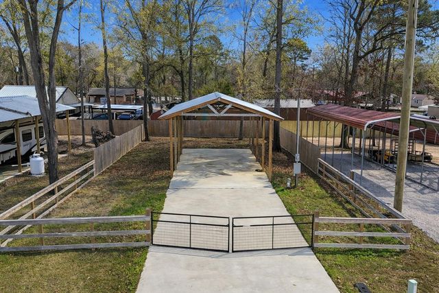 211 Martineque Lane, Point Blank, TX 77364