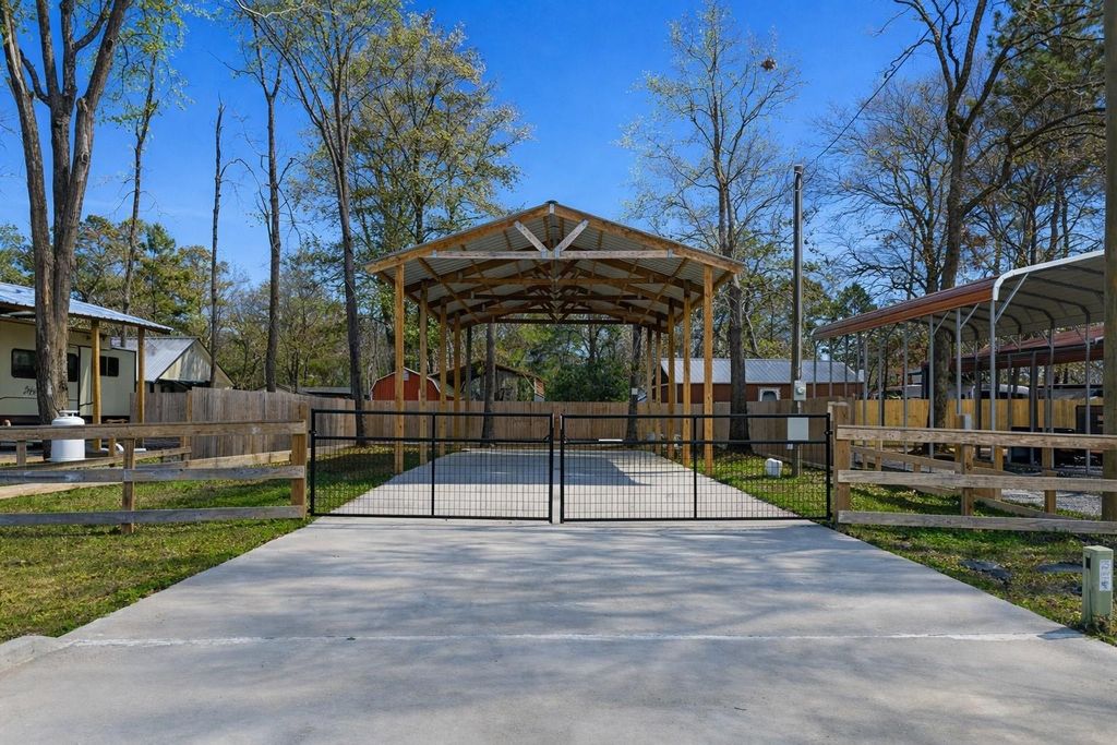 211 Martineque Lane, Point Blank, TX 77364