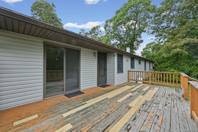 3 Alamo Drive, Farmingville, NY 11738