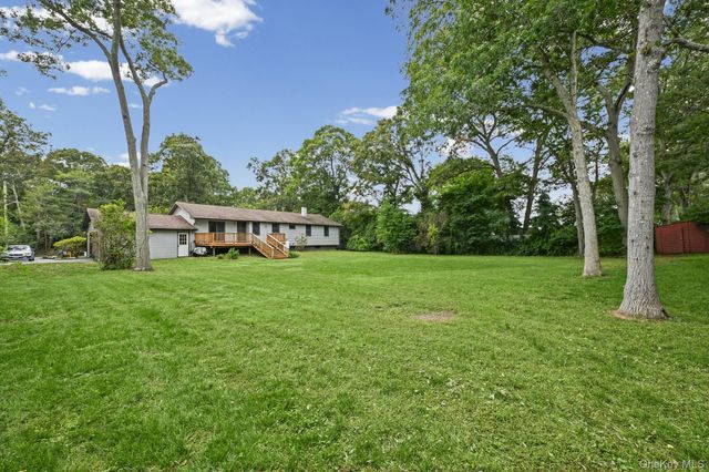 3 Alamo Drive, Farmingville, NY 11738