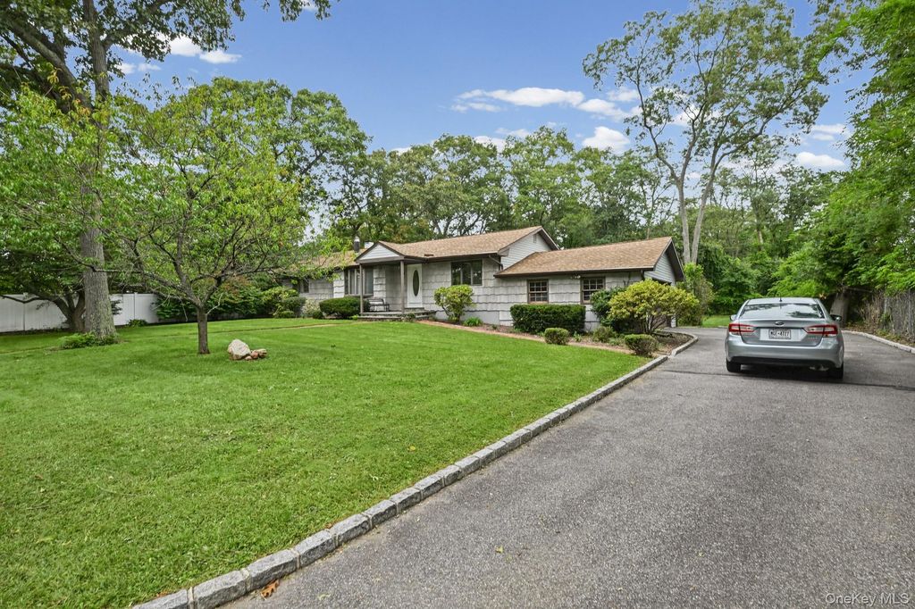3 Alamo Drive, Farmingville, NY 11738 — photo 3
