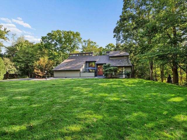 4766 Donegal Cliffs Drive, Dublin, OH 43017