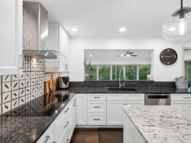 4766 Donegal Cliffs Drive, Dublin, OH 43017