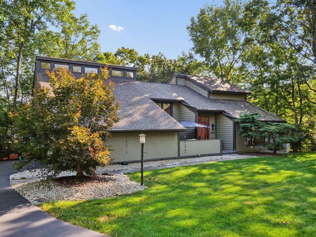 4766 Donegal Cliffs Drive, Dublin, OH 43017