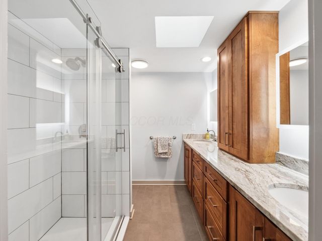 4766 Donegal Cliffs Drive, Dublin, OH 43017