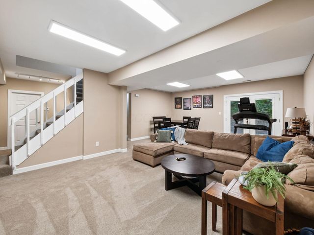 4766 Donegal Cliffs Drive, Dublin, OH 43017