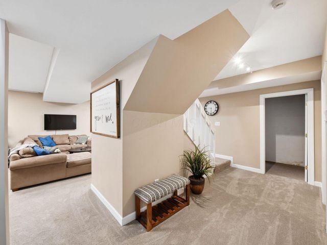 4766 Donegal Cliffs Drive, Dublin, OH 43017