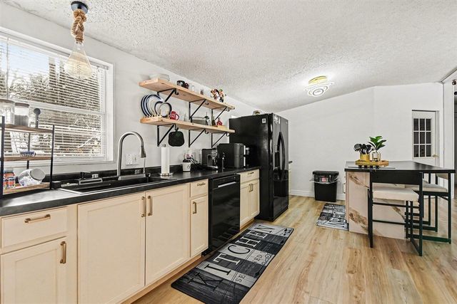 710 Edgecreek Drive, Wayland, MI 49348