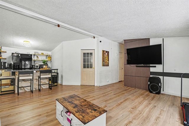 710 Edgecreek Drive, Wayland, MI 49348