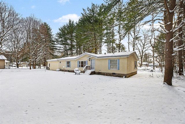 710 Edgecreek Drive, Wayland, MI 49348