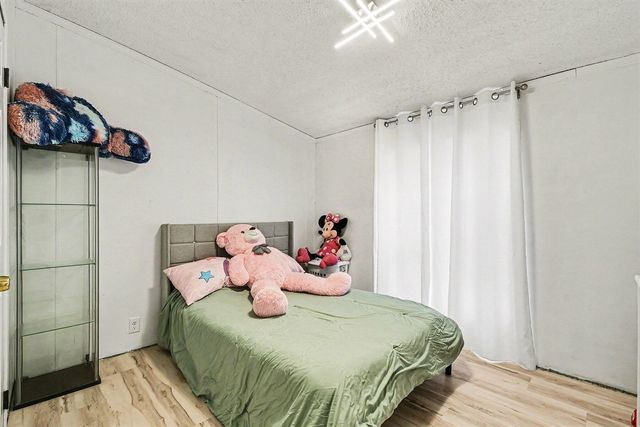 710 Edgecreek Drive, Wayland, MI 49348