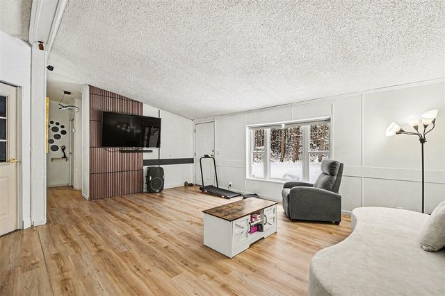 710 Edgecreek Drive, Wayland, MI 49348