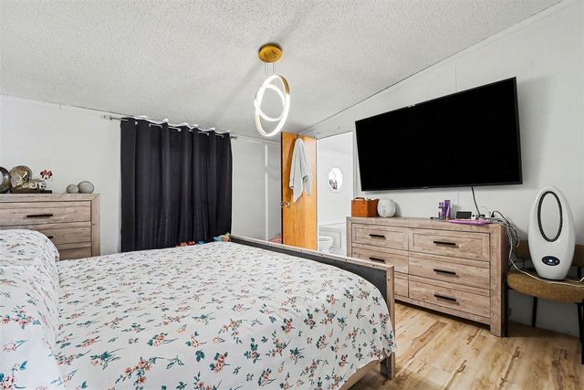 710 Edgecreek Drive, Wayland, MI 49348