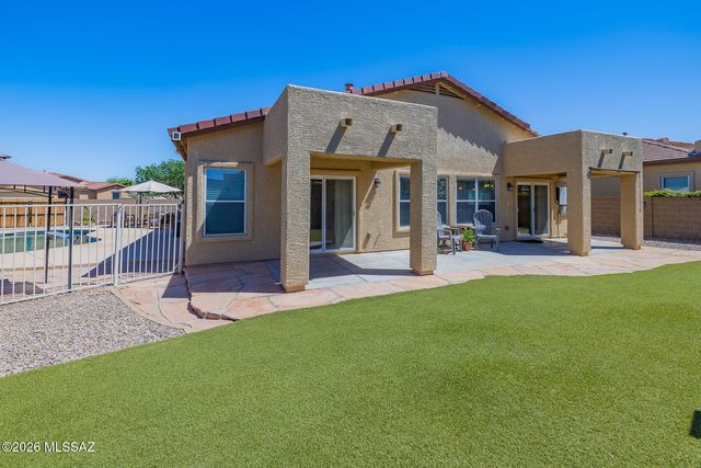 8241 N Stonehill Drive, Tucson, AZ 85743