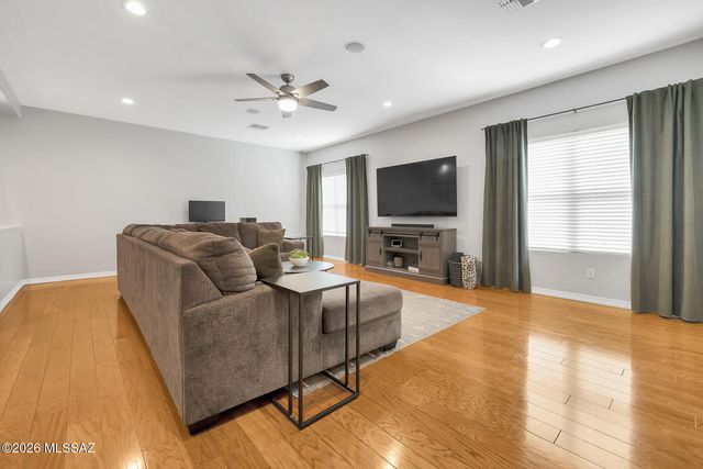 8241 N Stonehill Drive, Tucson, AZ 85743