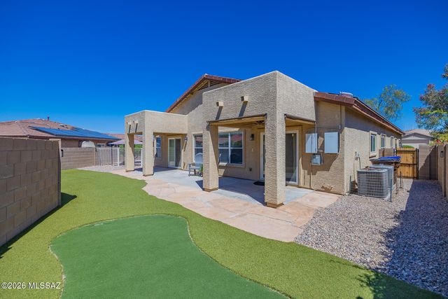 8241 N Stonehill Drive, Tucson, AZ 85743