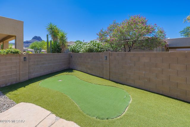 8241 N Stonehill Drive, Tucson, AZ 85743