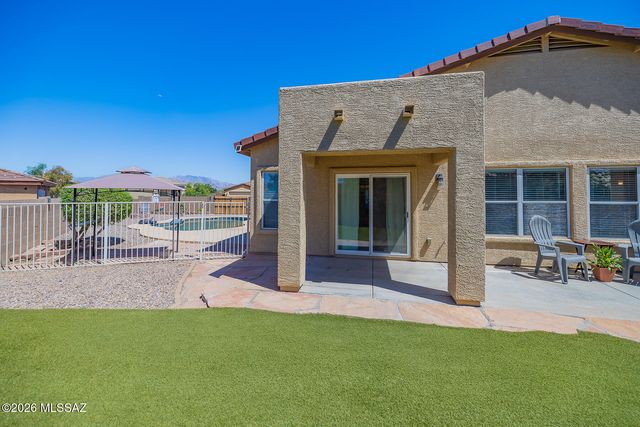 8241 N Stonehill Drive, Tucson, AZ 85743