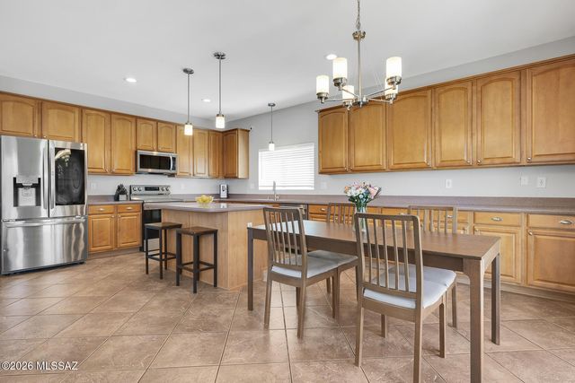 8241 N Stonehill Drive, Tucson, AZ 85743