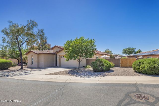 8241 N Stonehill Drive, Tucson, AZ 85743