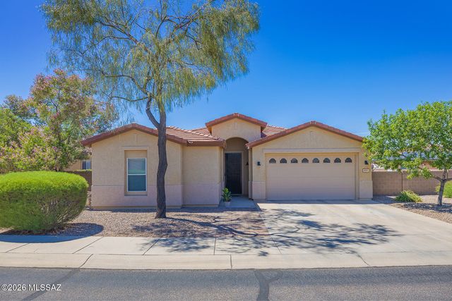 8241 N Stonehill Drive, Tucson, AZ 85743