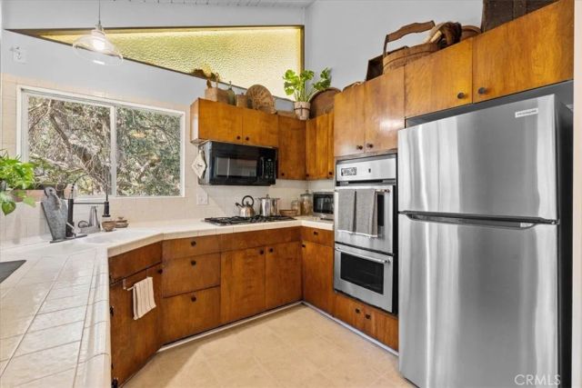 24873 Edelweiss, Crestline, CA 92325