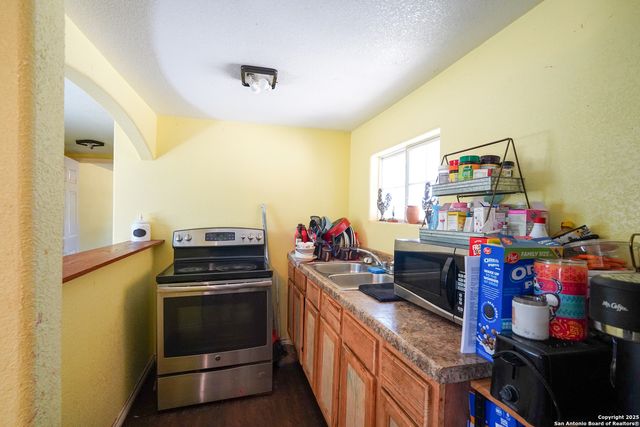 650 Patton Rd, Somerset, TX 78073