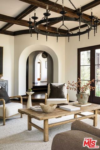 216 Notteargenta Road, Pacific Palisades (los Angeles), CA 90272