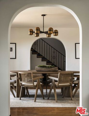 216 Notteargenta Road, Pacific Palisades (los Angeles), CA 90272