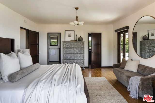 216 Notteargenta Road, Pacific Palisades (los Angeles), CA 90272