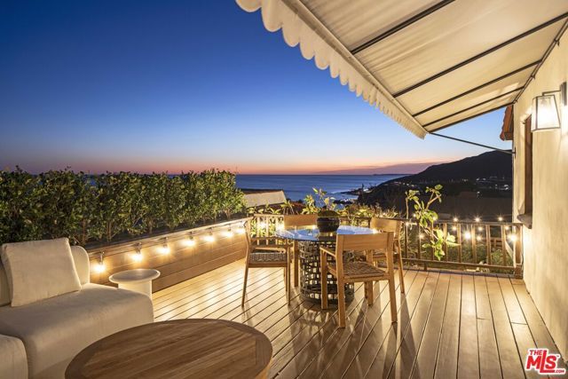 216 Notteargenta Road, Pacific Palisades (los Angeles), CA 90272