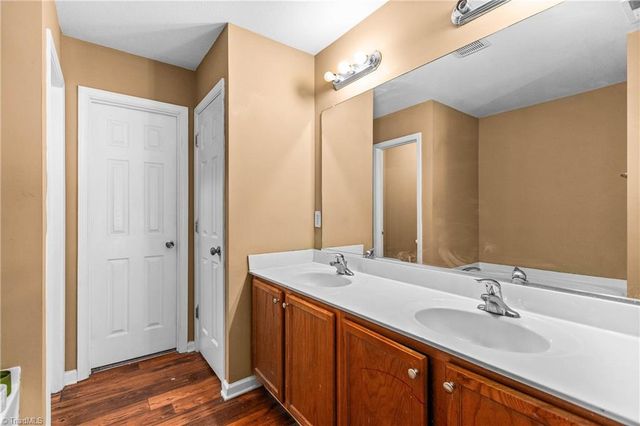 805 Forest Crest Drive, Greensboro, NC 27406