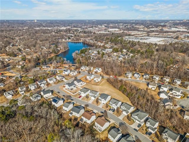 805 Forest Crest Drive, Greensboro, NC 27406