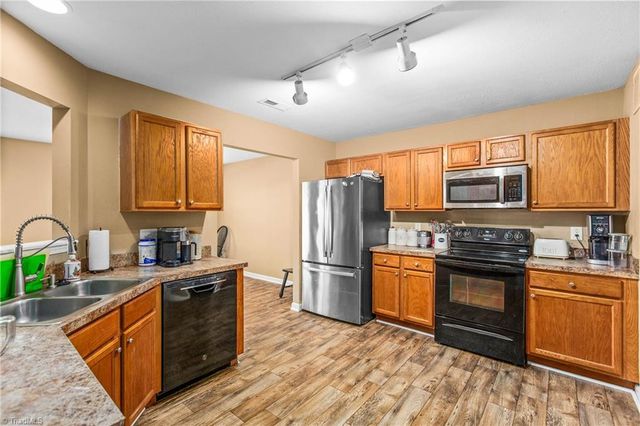 805 Forest Crest Drive, Greensboro, NC 27406