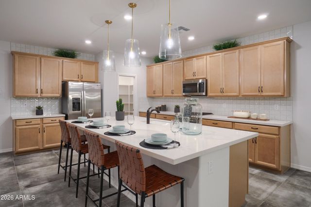 5022 W CAPISTRANO Avenue, Laveen, AZ 85339
