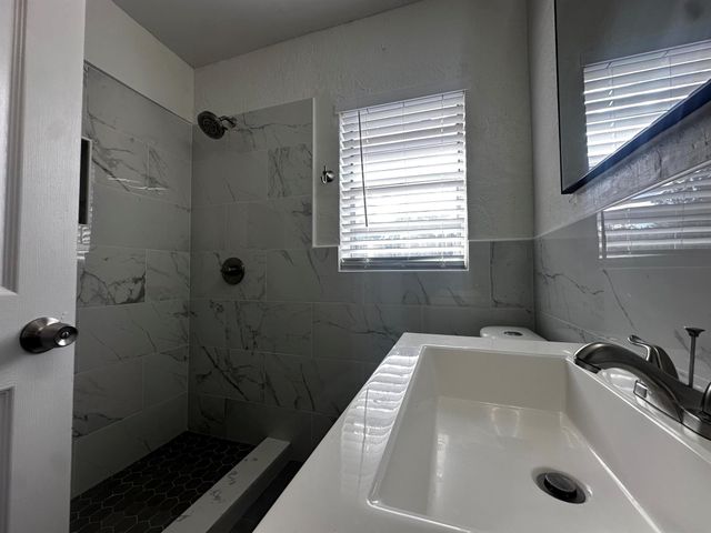 3874 7th Avenue N 3874, Palm Springs, FL 33461