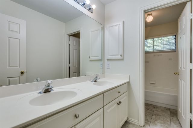 2021 Broadleaf Drive, Arlington, TX 76001